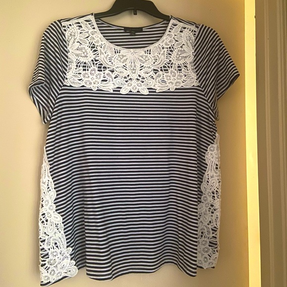 EUC Lane Bryant Black & White Stripe Blouse w/ Lace Appliqué Detail - 14/16 - Picture 1 of 5